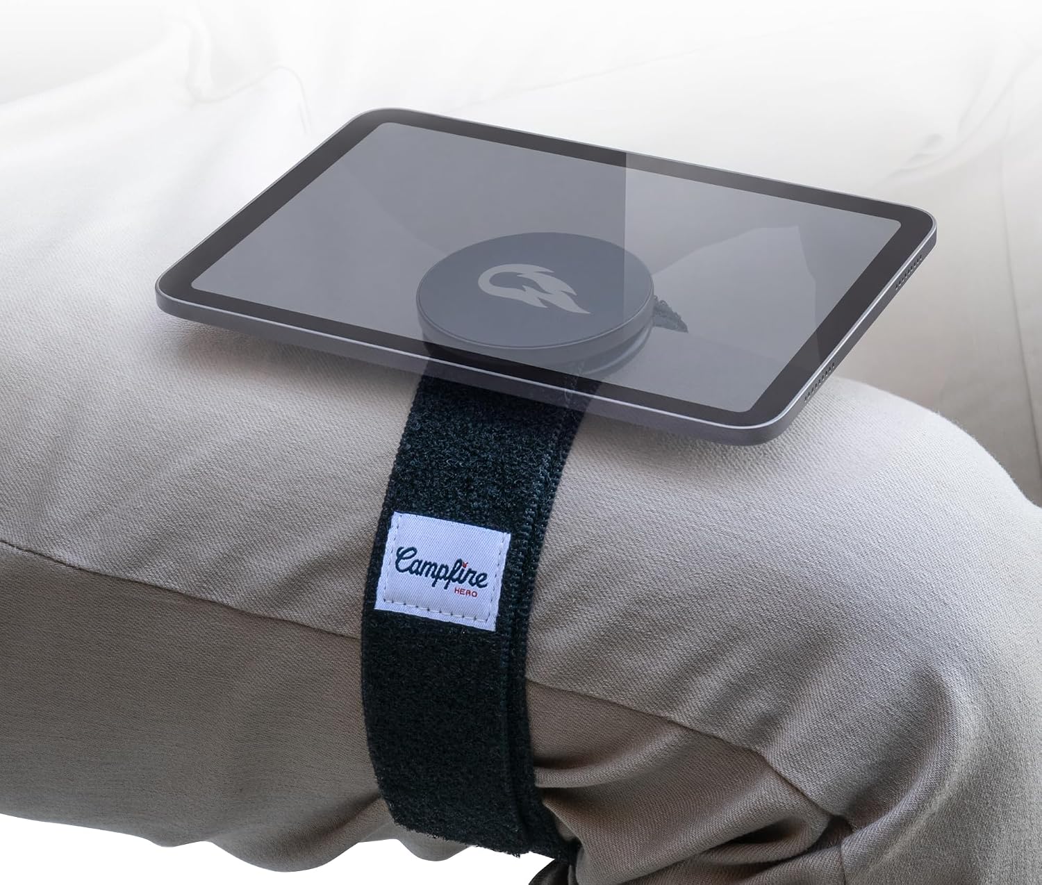 Magnetic Aviation Kneeboard Strap for Pilots – Hands-Free Thigh Mount for Phones & Compact Tablets (Compatible with iPad mini and Smartphones)